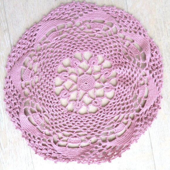 Vintage Handmade Mauve Pink Crocheted Doily 9" Round Lace Table Decoration - Picture 7 of 7